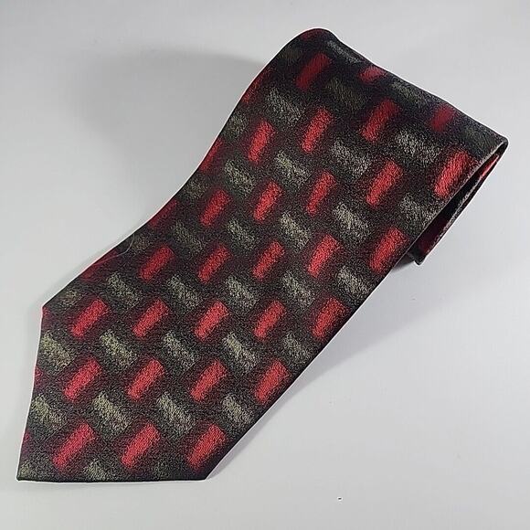 Ferrell Reed Silk Jacquard Necktie - Red-Green Geometric - Like New - Picture 1 of 4
